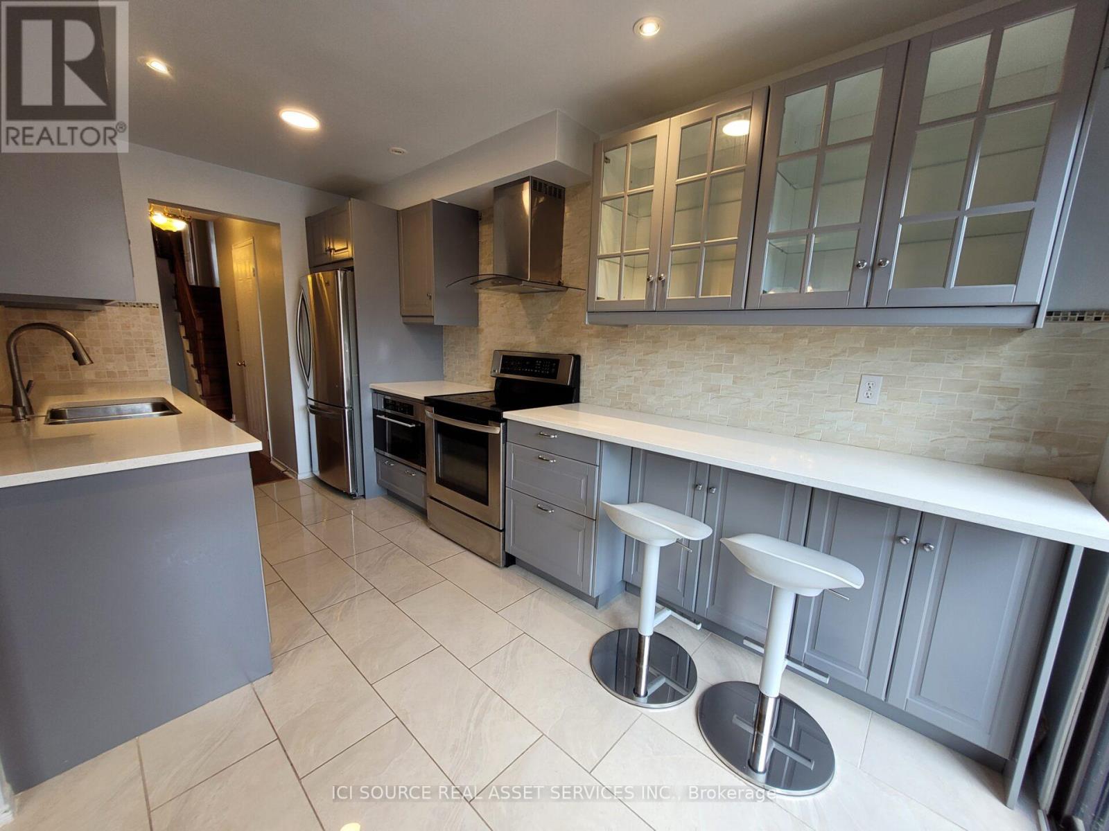 1448 Eddie Shain Drive, Oakville, Ontario  L6J 7C2 - Photo 3 - W13508296