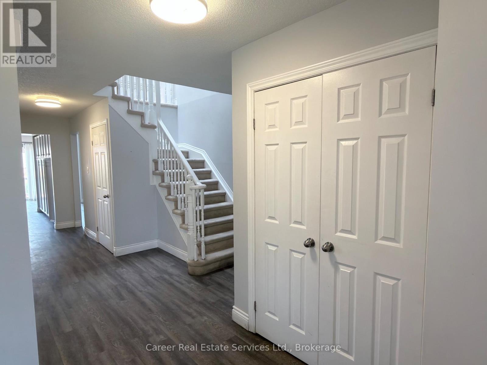 560 Steeple Hill, Pickering (Woodlands), Ontario  L1V 5Z3 - Photo 3 - E13508370