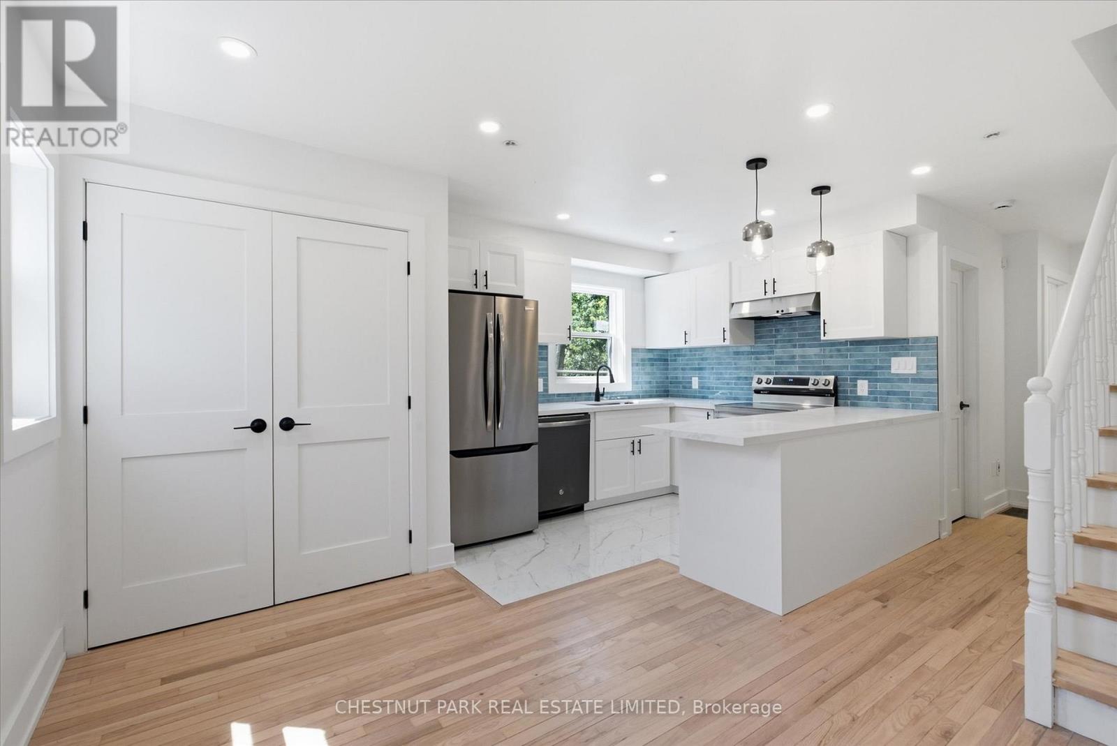 1 Agnes Lane, Toronto, Ontario  M4L 3Z3 - Photo 12 - E13508398