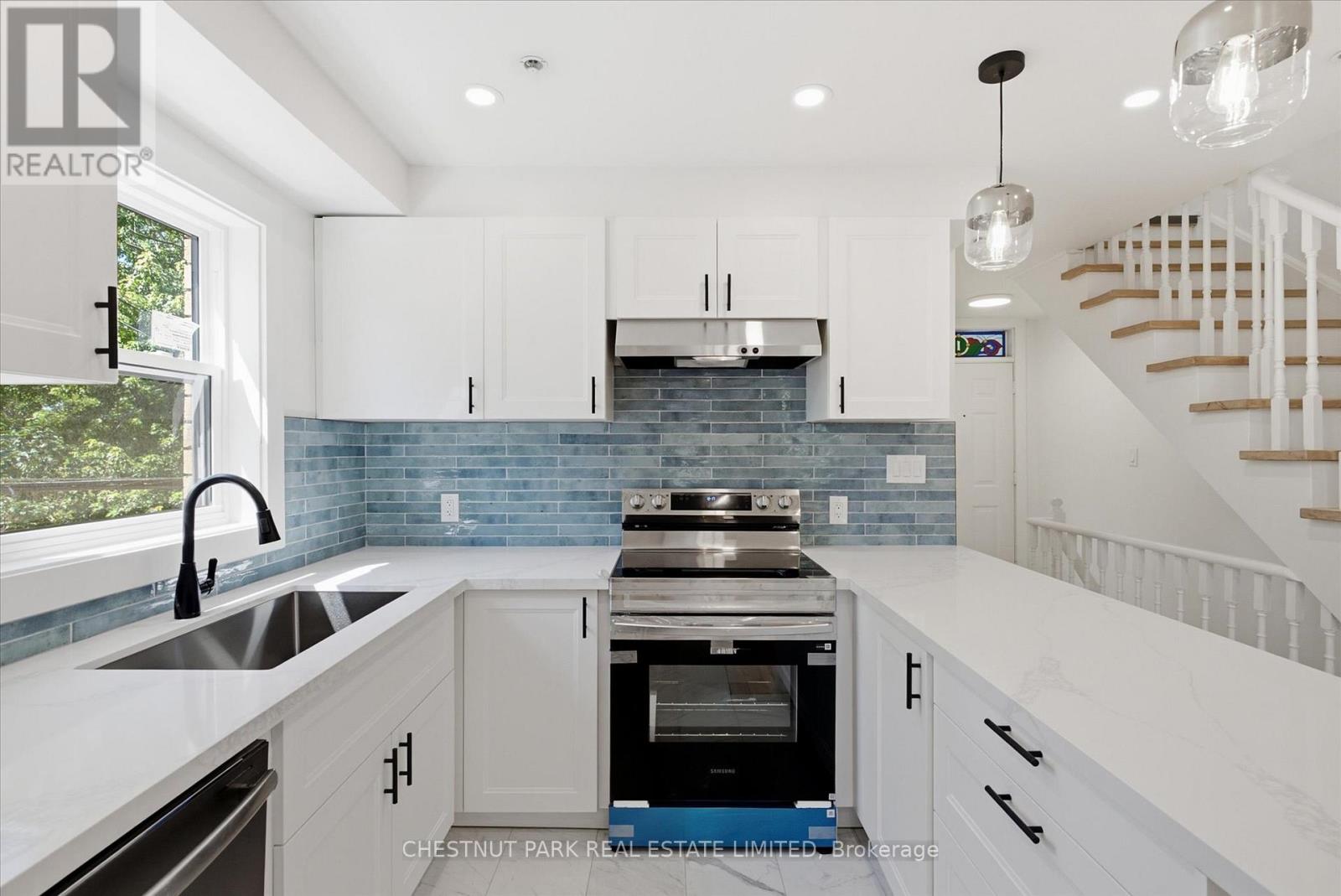 1 Agnes Lane, Toronto, Ontario  M4L 3Z3 - Photo 13 - E13508398