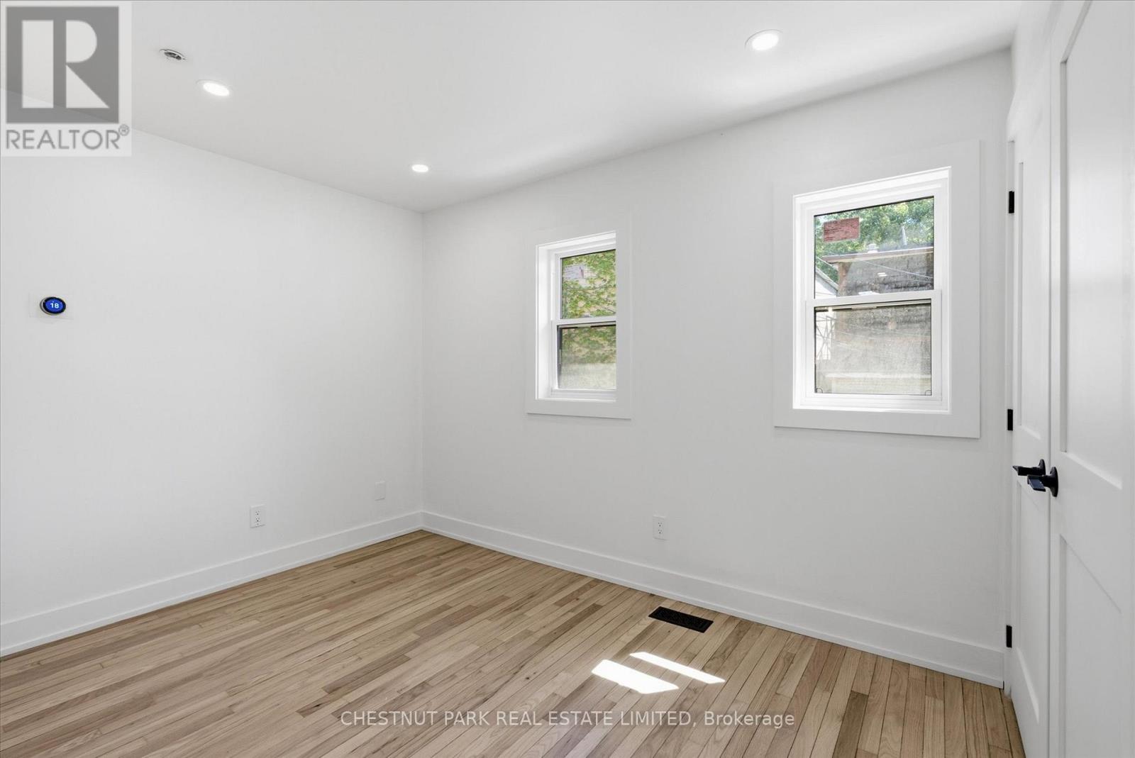 1 Agnes Lane, Toronto, Ontario  M4L 3Z3 - Photo 16 - E13508398