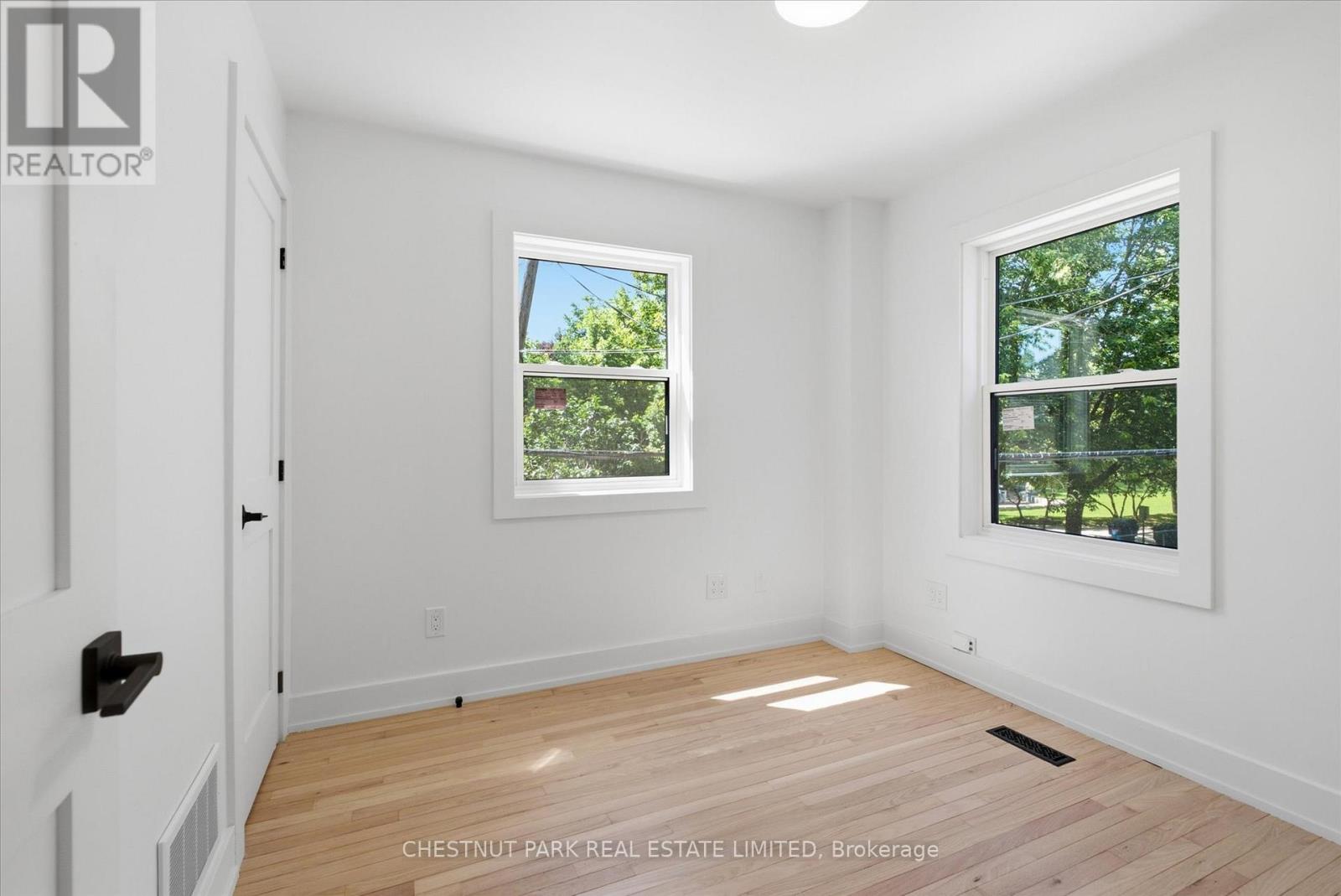 1 Agnes Lane, Toronto, Ontario  M4L 3Z3 - Photo 17 - E13508398