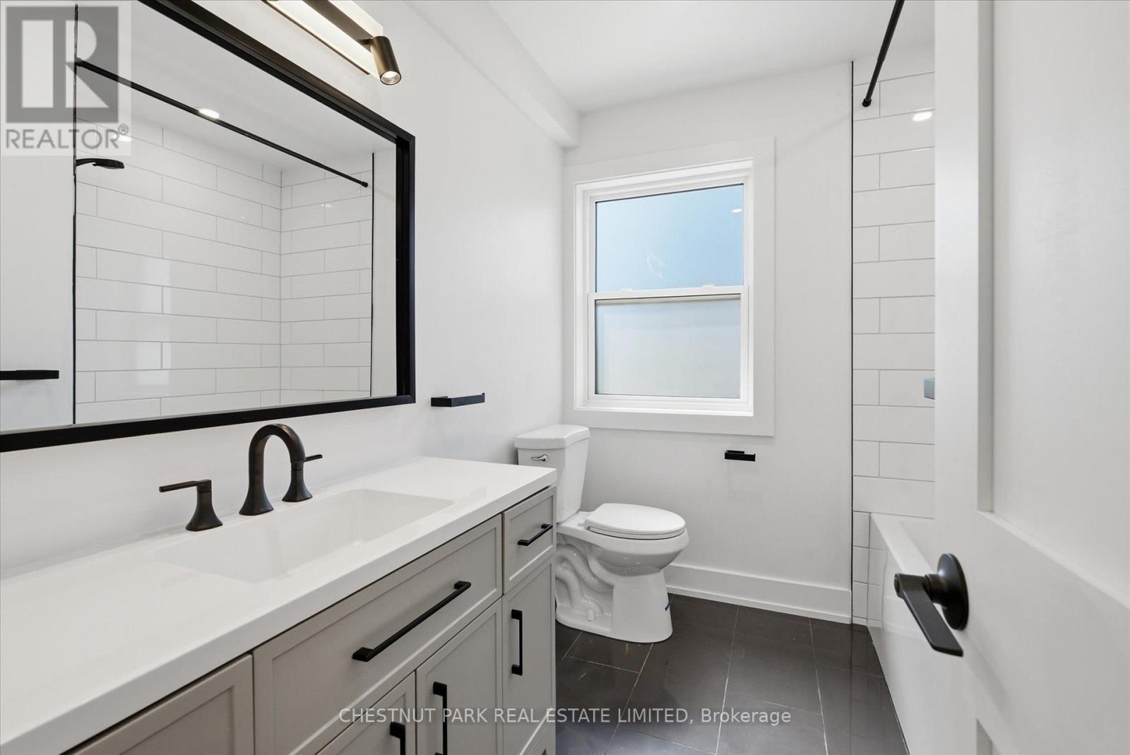 1 Agnes Lane, Toronto, Ontario  M4L 3Z3 - Photo 30 - E13508398