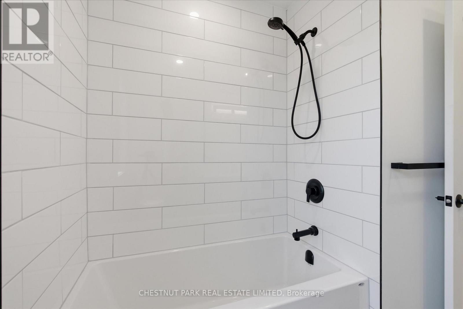 1 Agnes Lane, Toronto, Ontario  M4L 3Z3 - Photo 31 - E13508398
