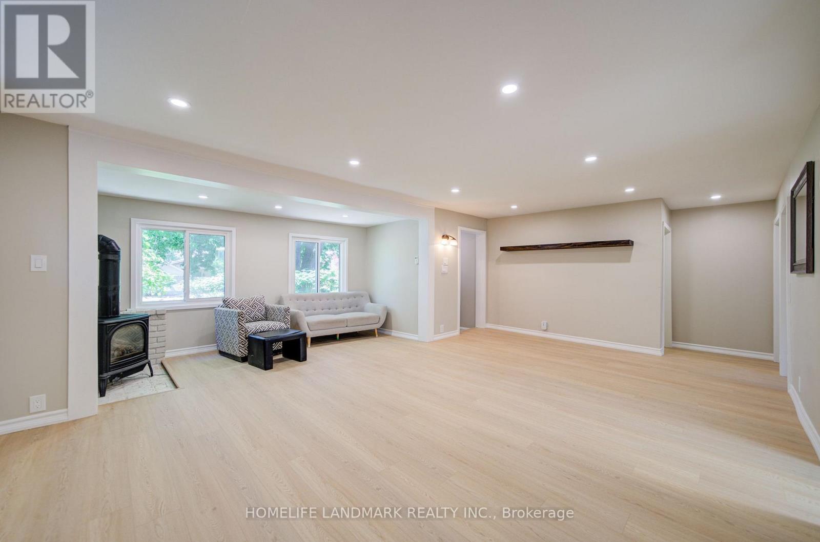 65 Cooks Bay Drive, Georgina, Ontario  L4P 1L9 - Photo 5 - N13508394