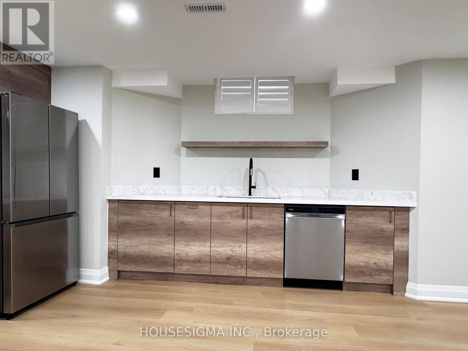 B1 - 9 DELEVAN COURT, Richmond Hill, Ontario