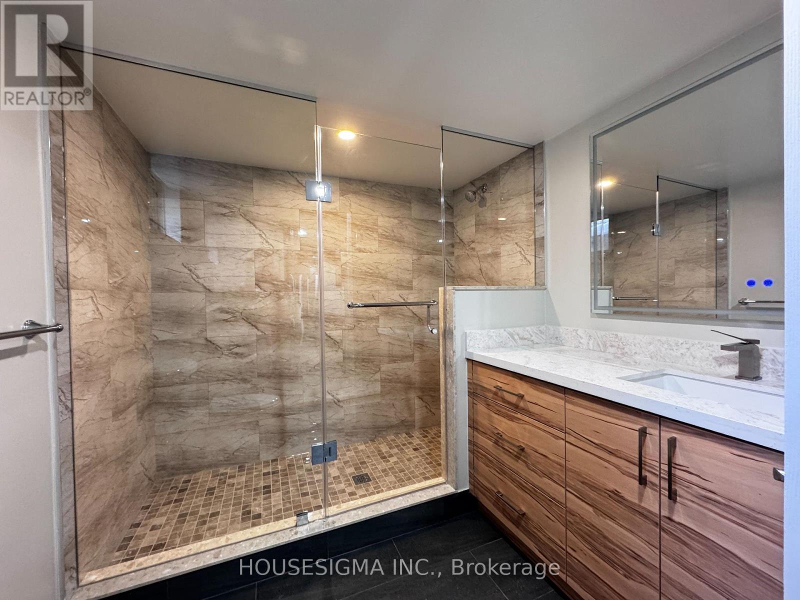 B2 - 9 Delevan Court, Richmond Hill, Ontario  L4B 3W8 - Photo 4 - N13508422