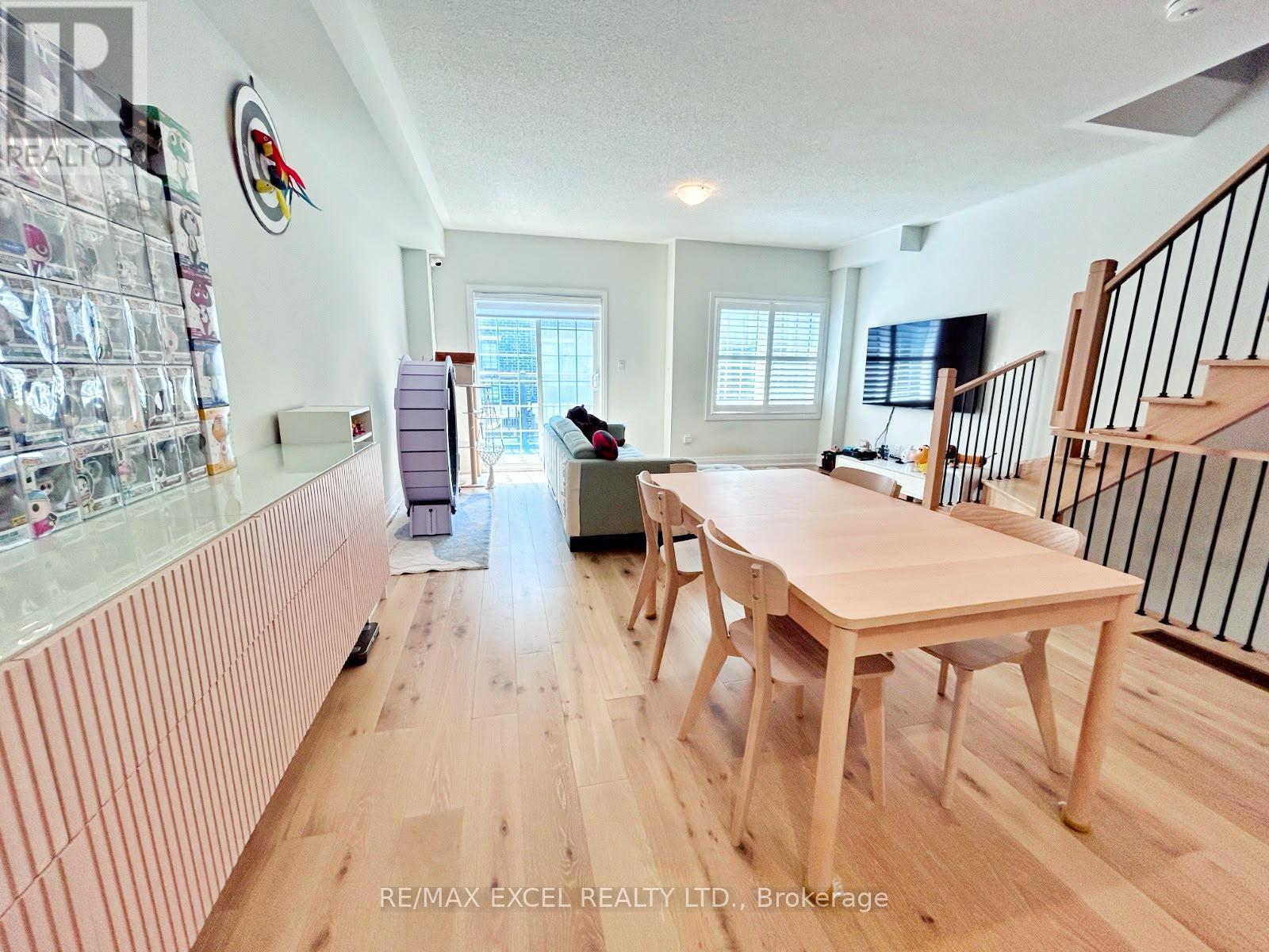 96 Clippers Crescent, Whitchurch-Stouffville, Ontario  L4A 4X7 - Photo 5 - N13499046