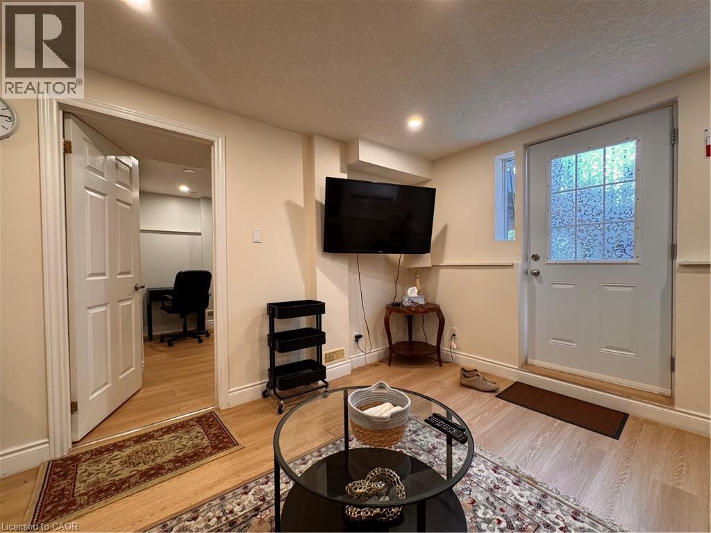 110 Marl Meadow Drive Unit# B, Kitchener, Ontario  N2R 1L4 - Photo 2 - 40844342