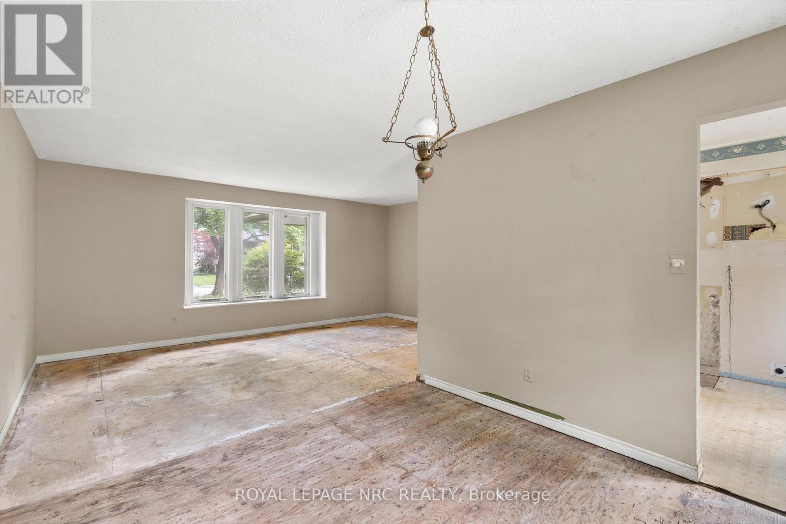 5 Fallingbrook Drive, Pelham, Ontario  L0S 1E1 - Photo 14 - X13508248