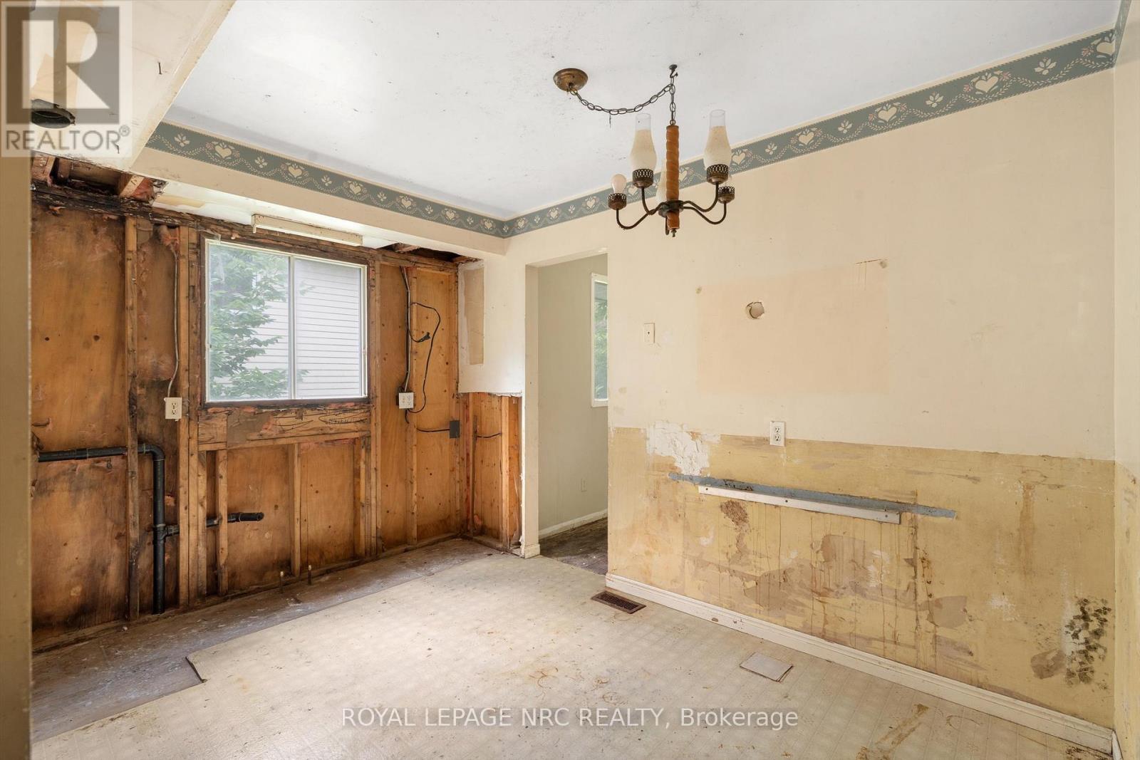 5 Fallingbrook Drive, Pelham, Ontario  L0S 1E1 - Photo 18 - X13508248