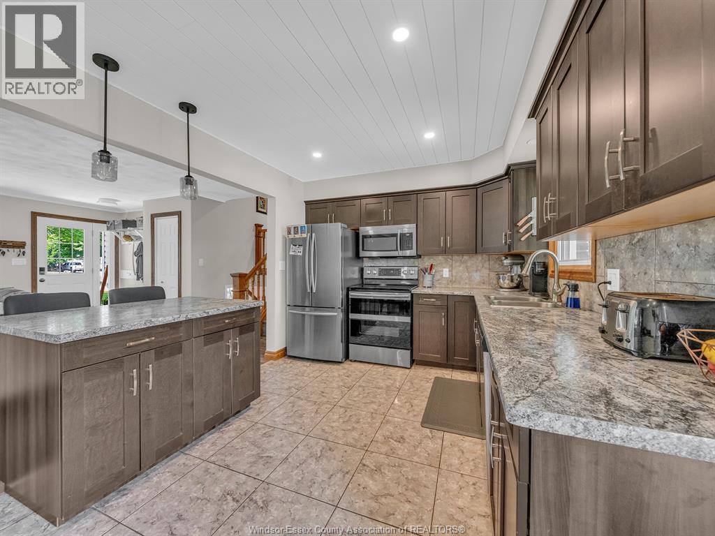 1828 Service Road, Kingsville, Ontario  N0P 2G0 - Photo 12 - 26014753