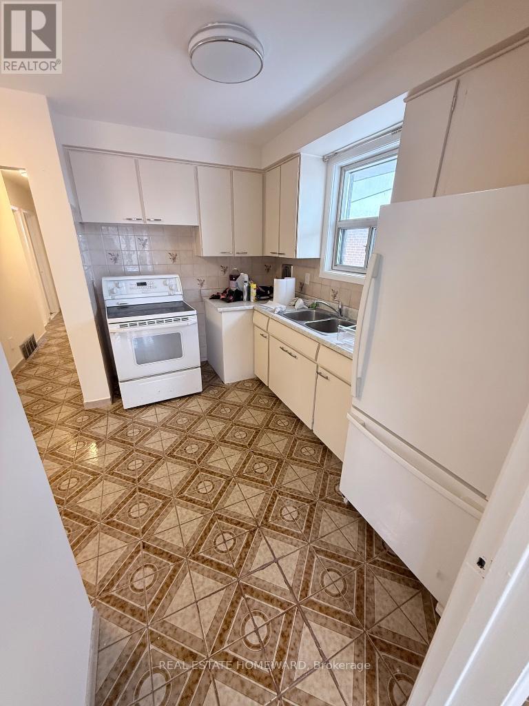 Main - 7 Dunlop Avenue, Toronto, Ontario M1K 1K8 - Photo 4 - E13508530