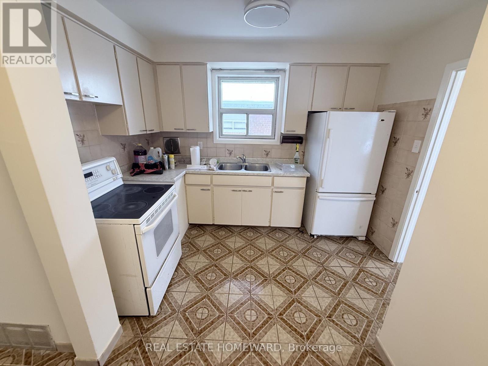 Main - 7 Dunlop Avenue, Toronto, Ontario M1K 1K8 - Photo 9 - E13508530