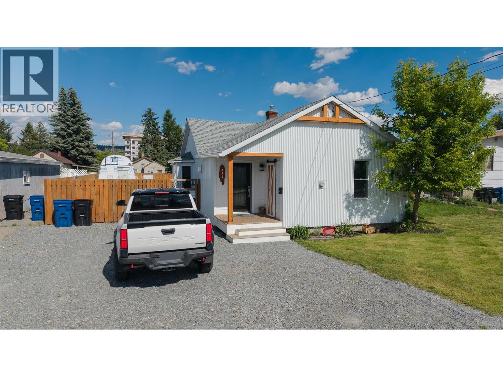 416 16th Avenue N, Cranbrook, British Columbia V1C 3W7 - Photo 1 - 10393239