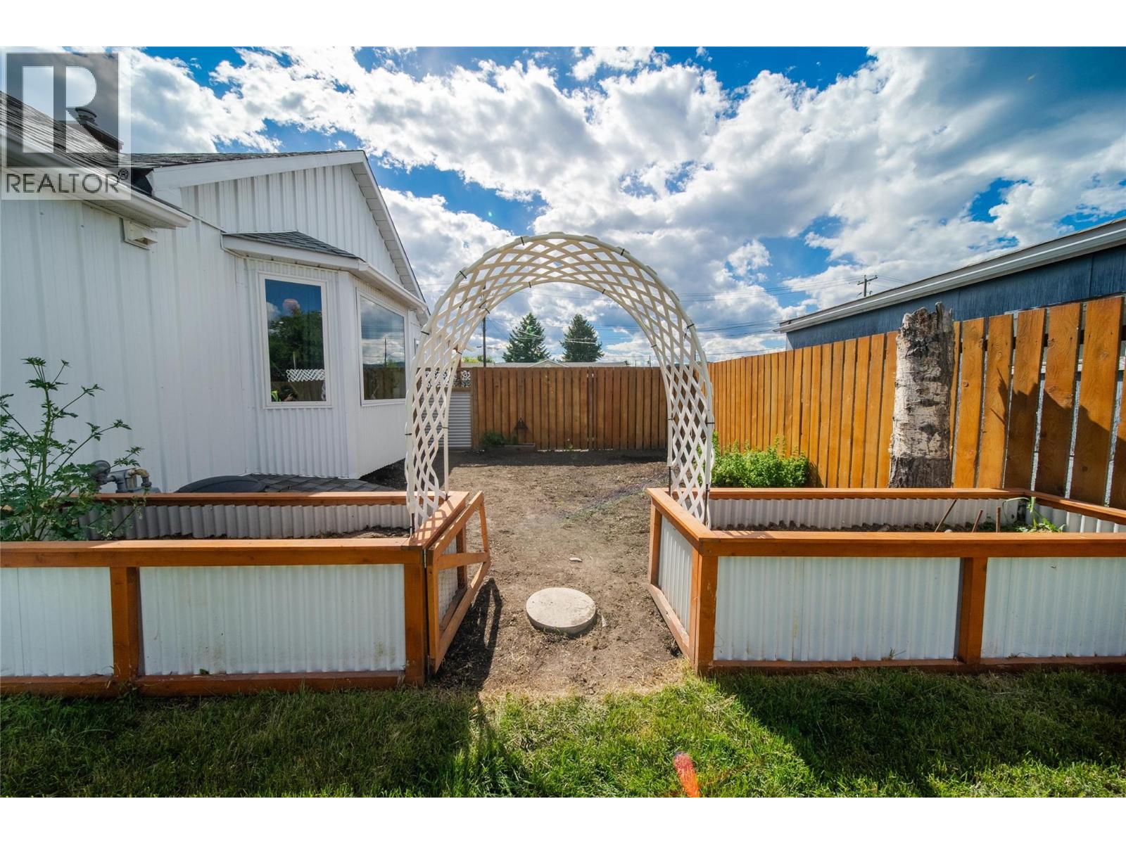 416 16th Avenue N, Cranbrook, British Columbia V1C 3W7 - Photo 21 - 10393239