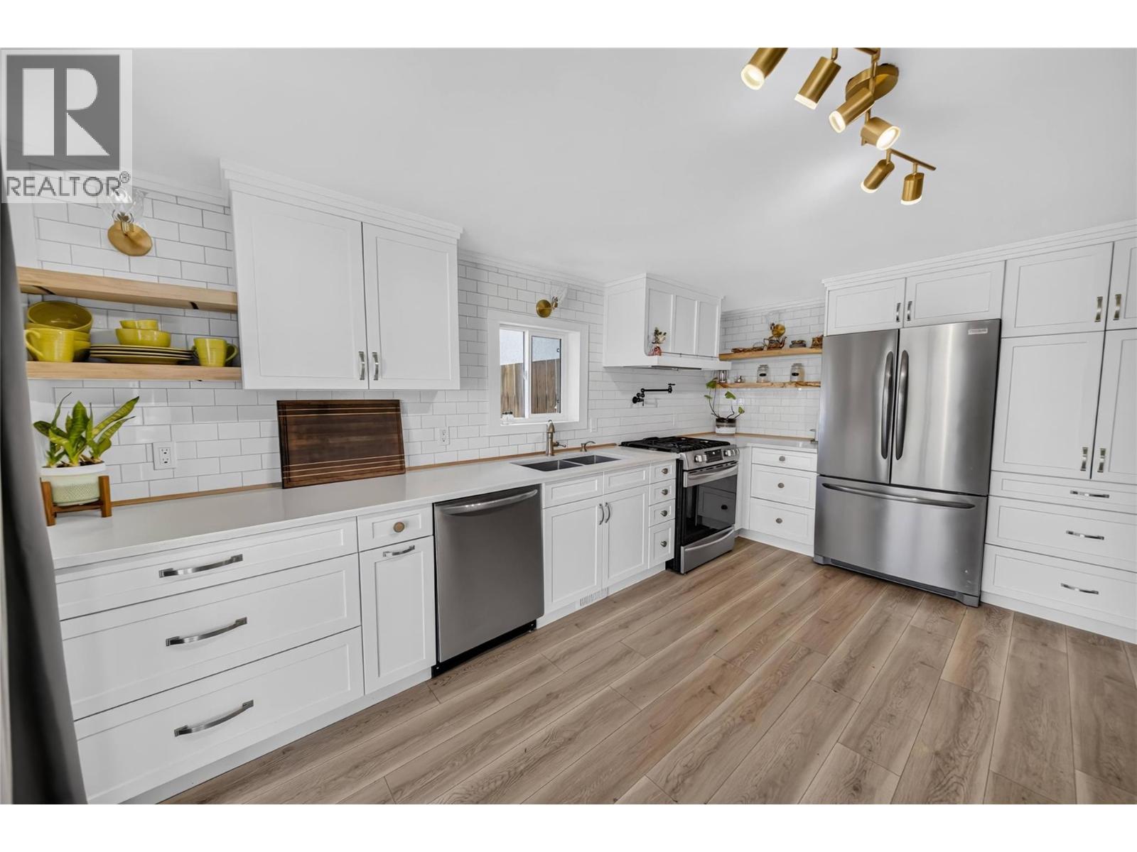416 16th Avenue N, Cranbrook, British Columbia V1C 3W7 - Photo 6 - 10393239