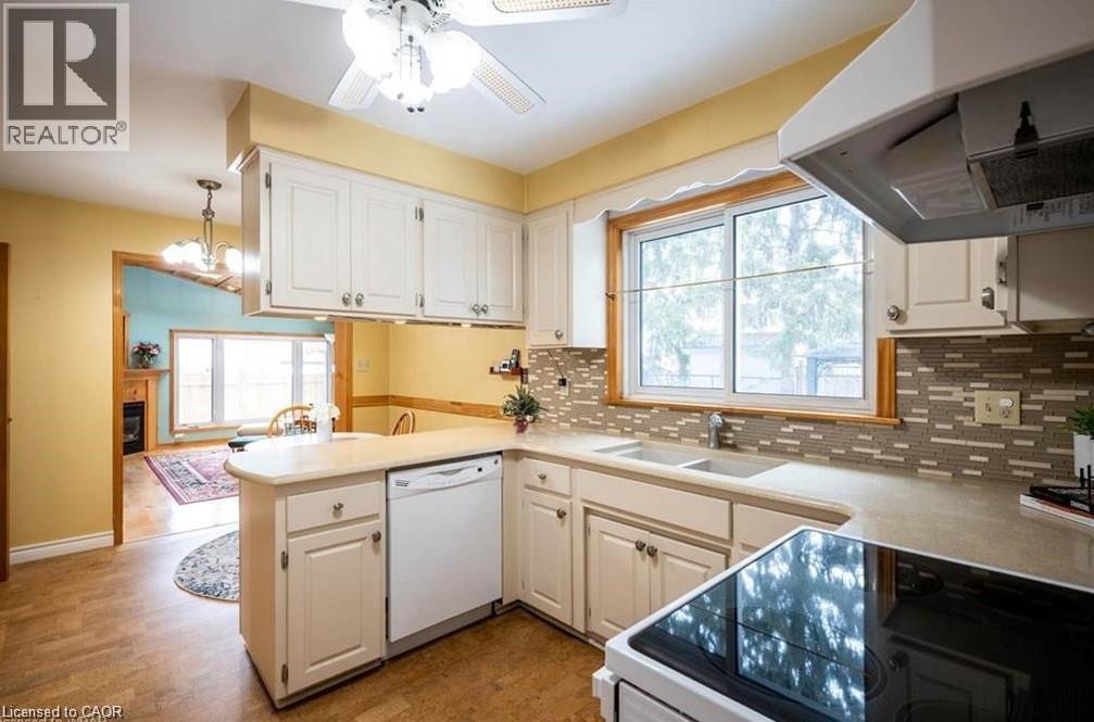 93 Hillview Drive, Baden, Ontario  N3A 2V3 - Photo 5 - 40844057