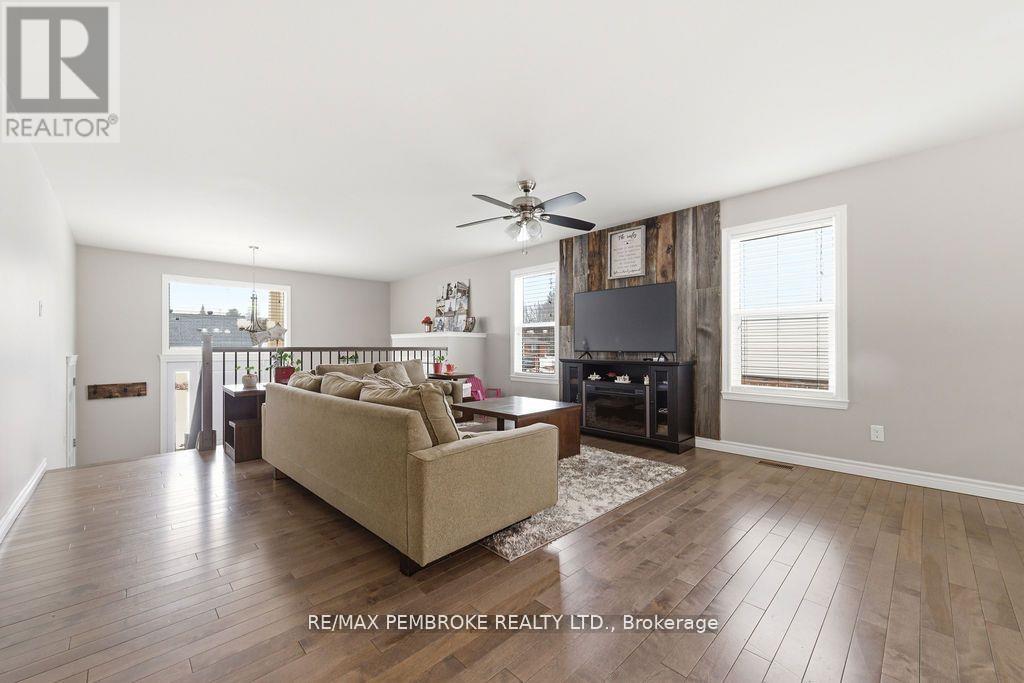 21a East Street, Petawawa, Ontario  K8H 2N7 - Photo 8 - X13508558