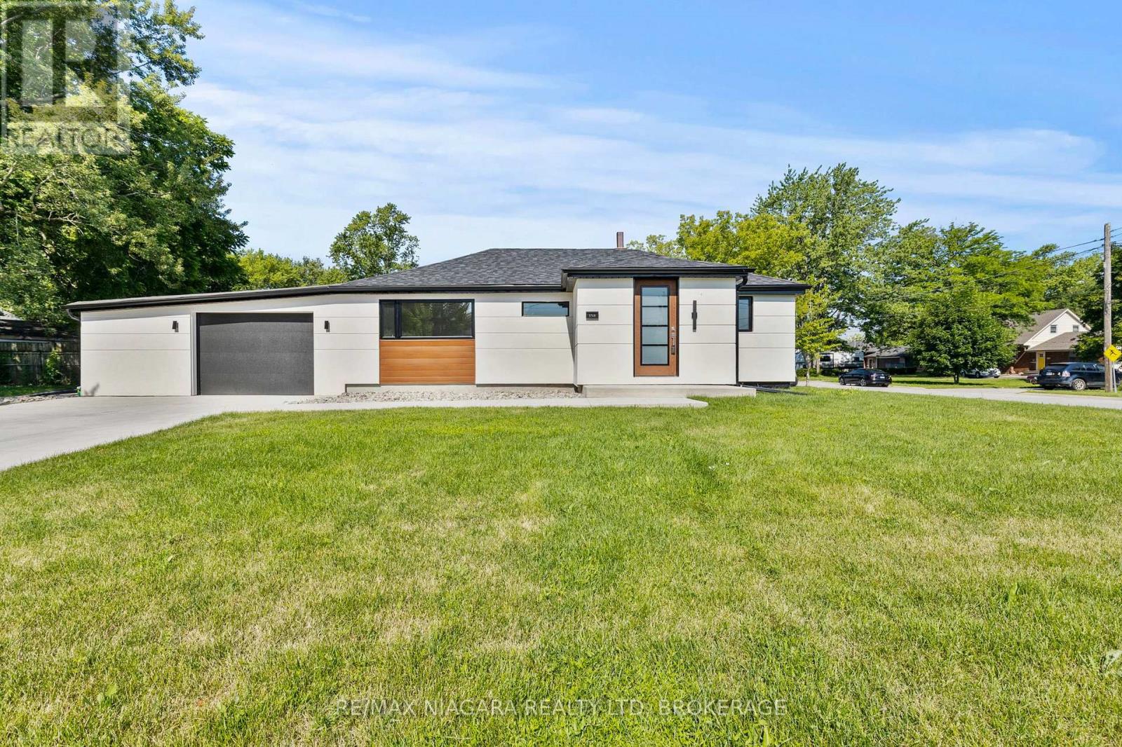 150 Douglas Street, Fort Erie, Ontario  L2A 3W9 - Photo 2 - X13508540