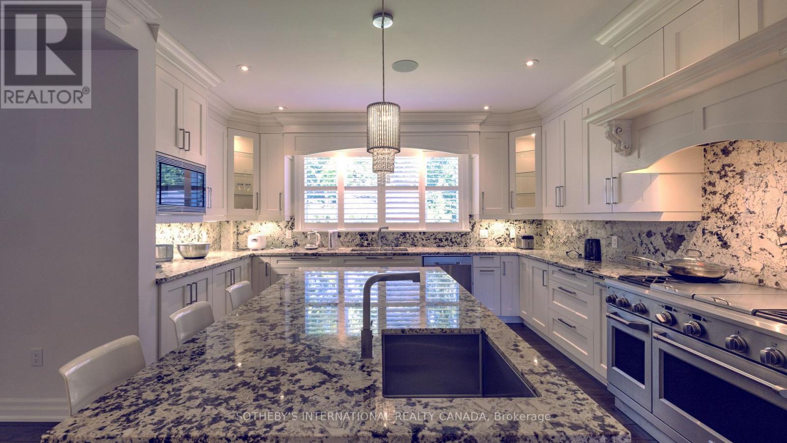369 Lees Lane, Oakville, Ontario  L6L 4S4 - Photo 8 - W13474166