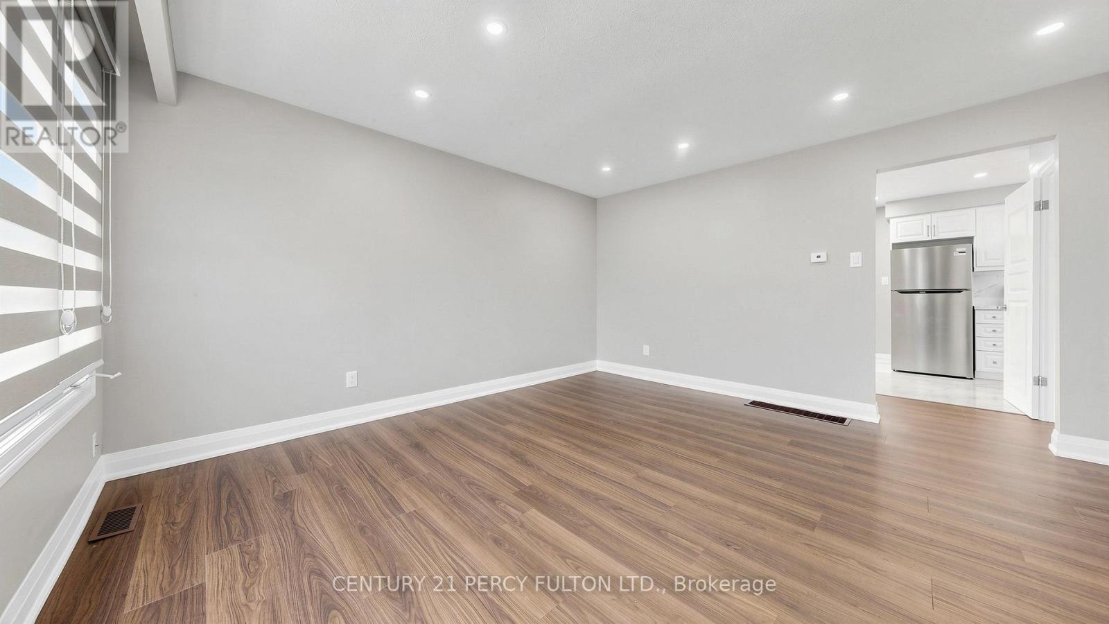 293 Kinmount Crescent, Oshawa, Ontario  L1J 3T8 - Photo 8 - E13508580