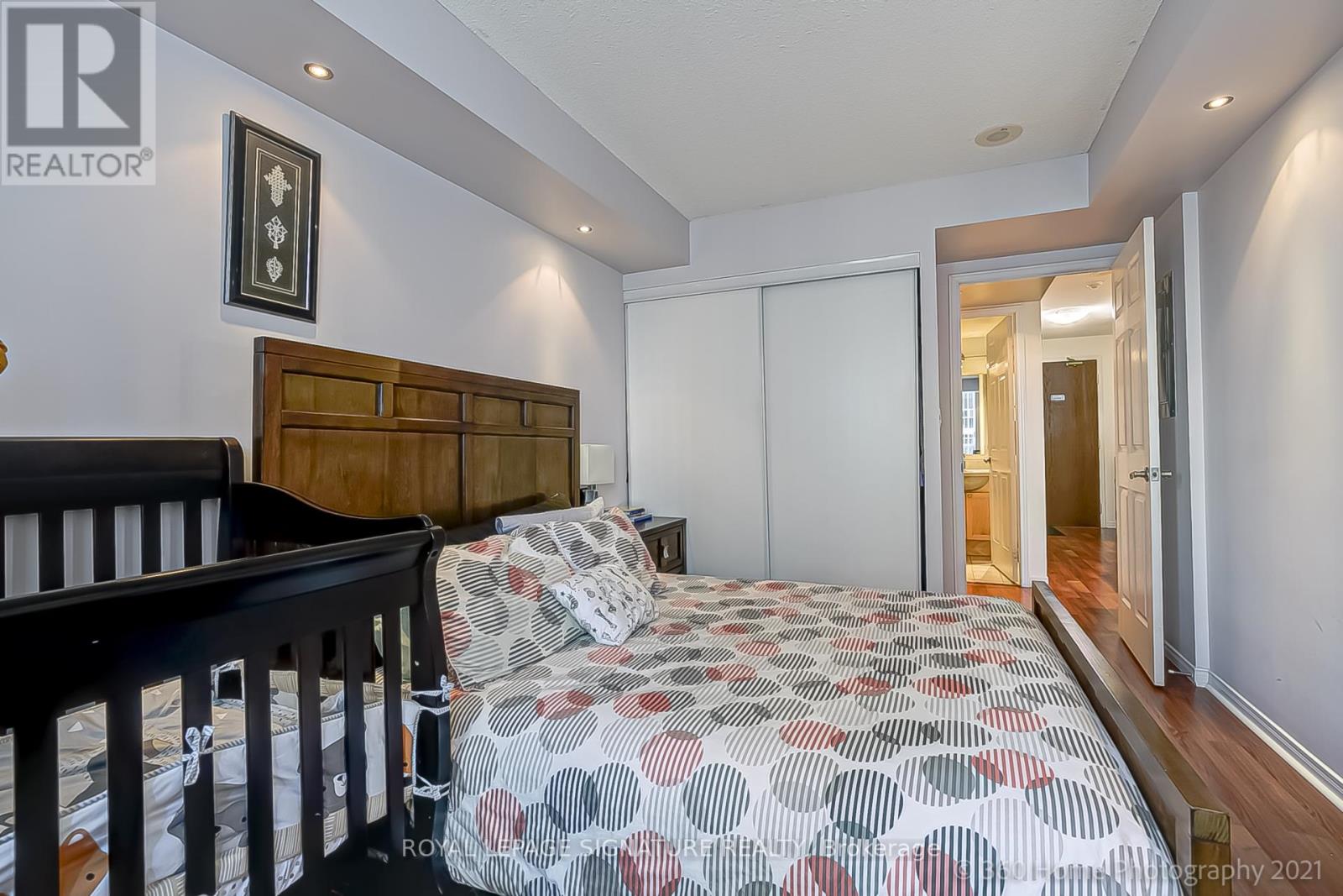 804 - 7 Michael Power Place, Toronto, Ontario  M9A 0A4 - Photo 9 - W13491156