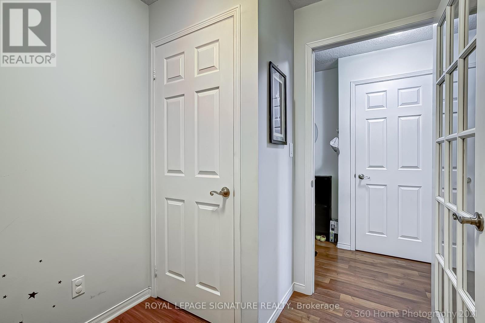 804 - 7 Michael Power Place, Toronto, Ontario  M9A 0A4 - Photo 4 - W13491156