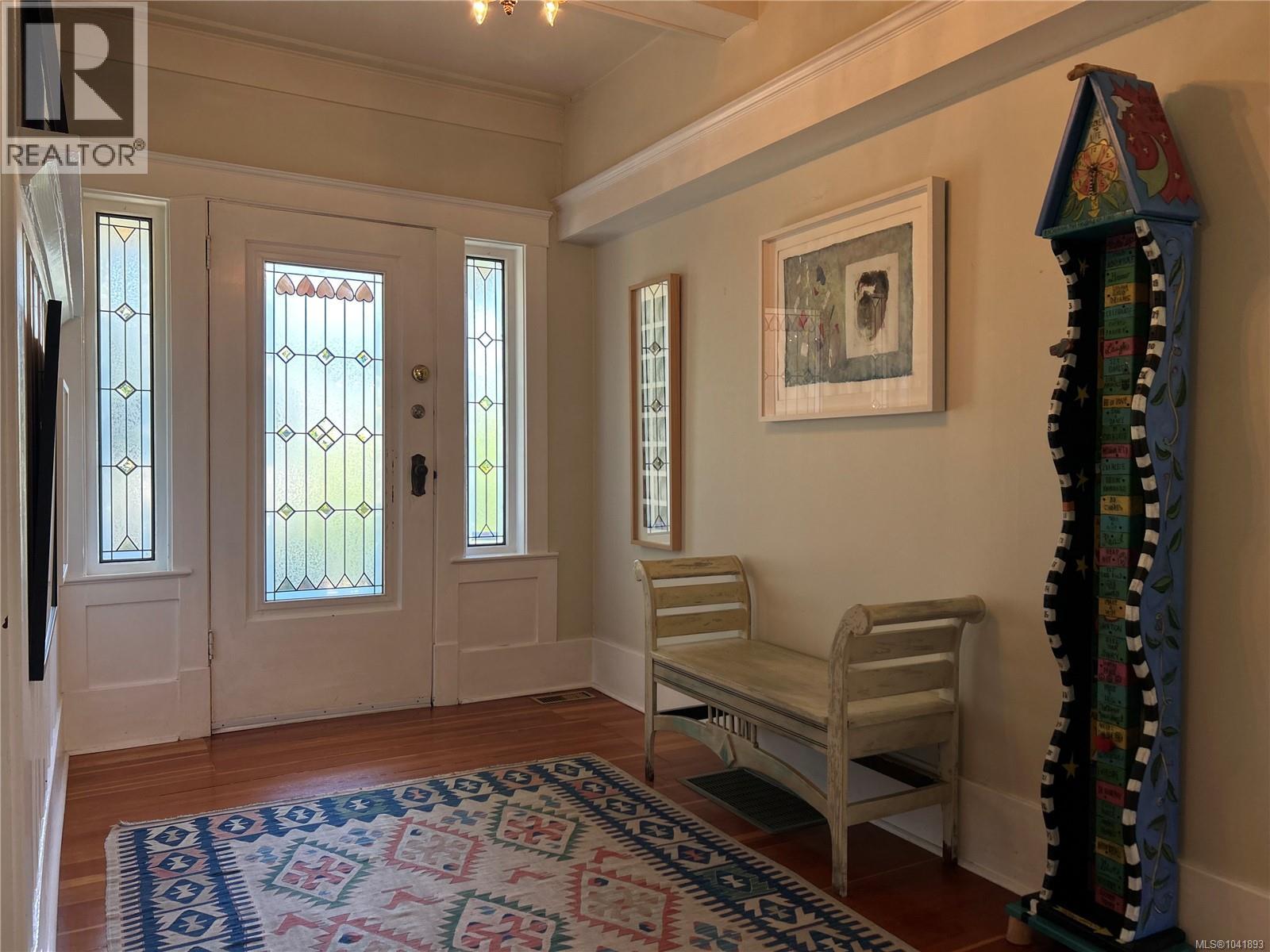 Listing image 4