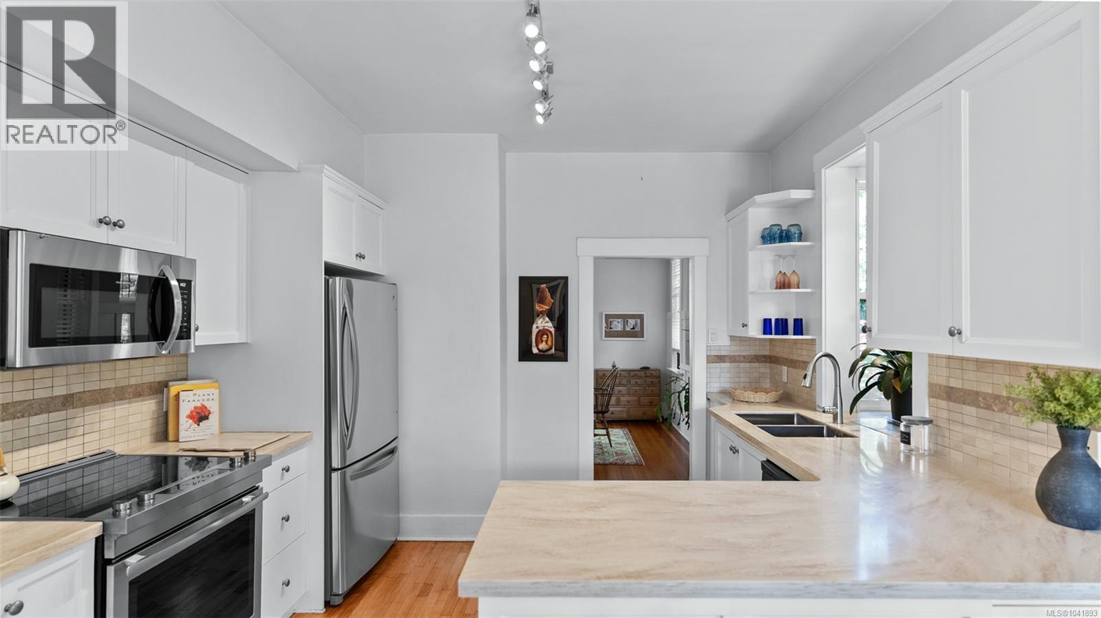 Listing image 16