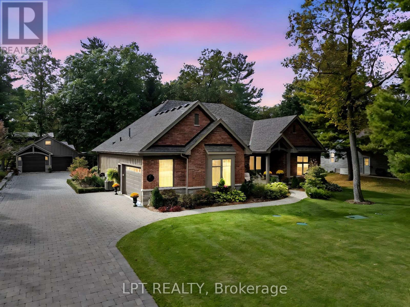 10007 Jenna Road, Lambton Shores, Ontario  N0M 1T0 - Photo 2 - X13508688