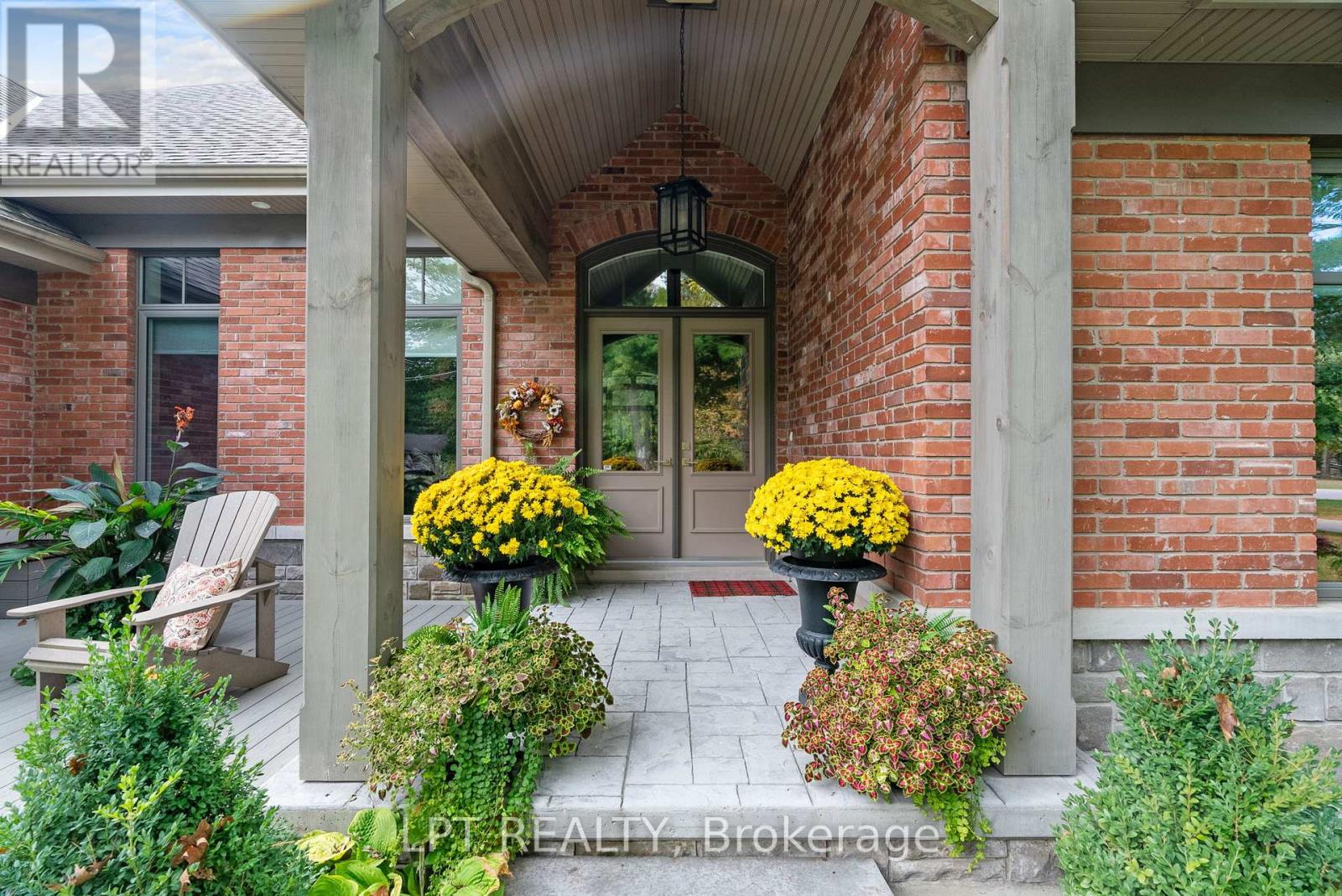 10007 Jenna Road, Lambton Shores, Ontario  N0M 1T0 - Photo 3 - X13508688