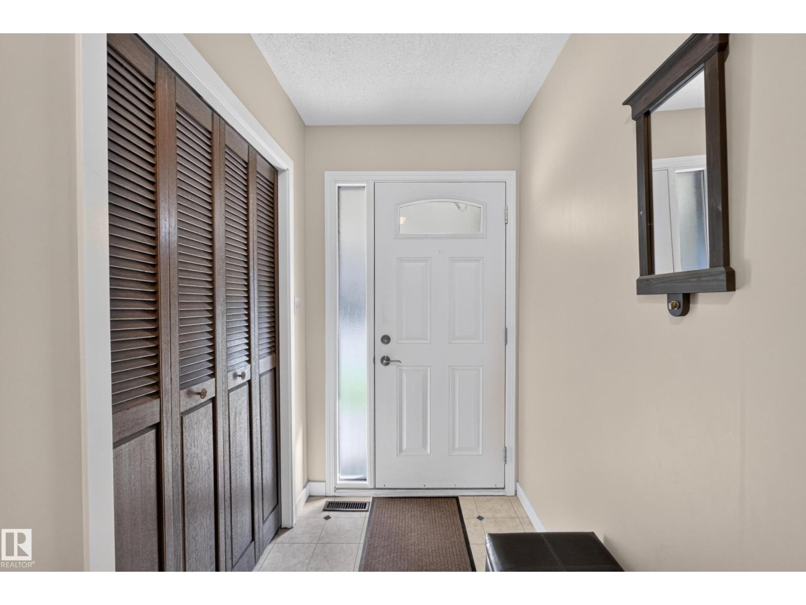 12062 157 Av NW, Edmonton, Alberta  T5X 2R9 - Photo 2 - E4496512