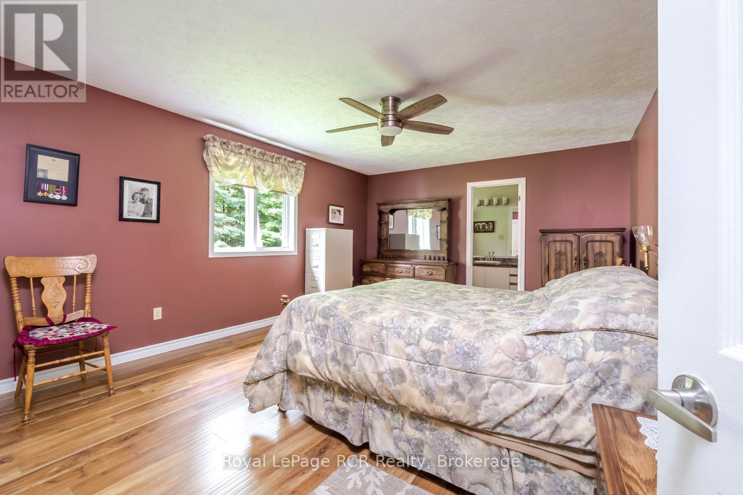 11 Graham Crescent, South Bruce Peninsula, Ontario  N0H 2G0 - Photo 14 - X13467318