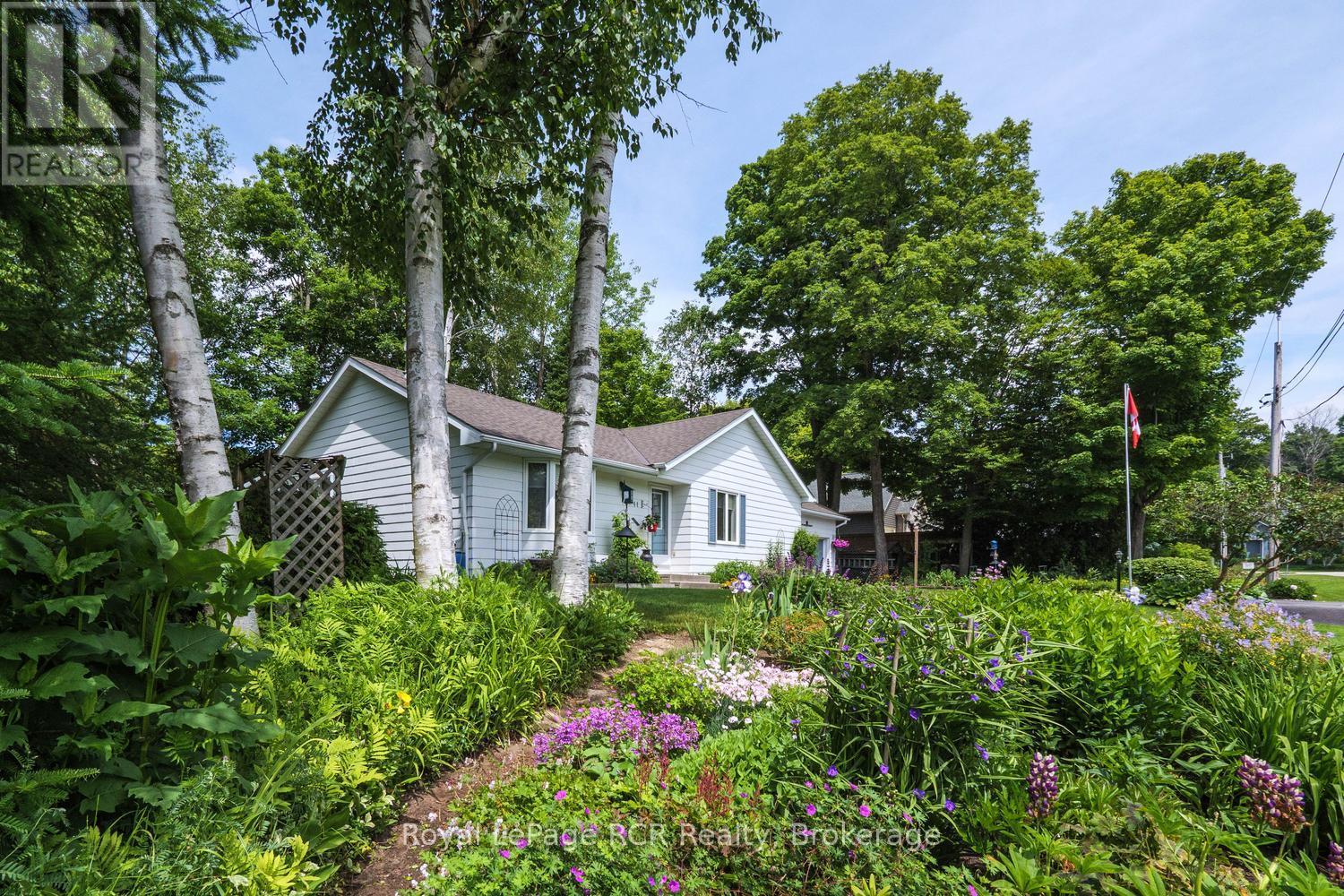 11 Graham Crescent, South Bruce Peninsula, Ontario  N0H 2G0 - Photo 34 - X13467318