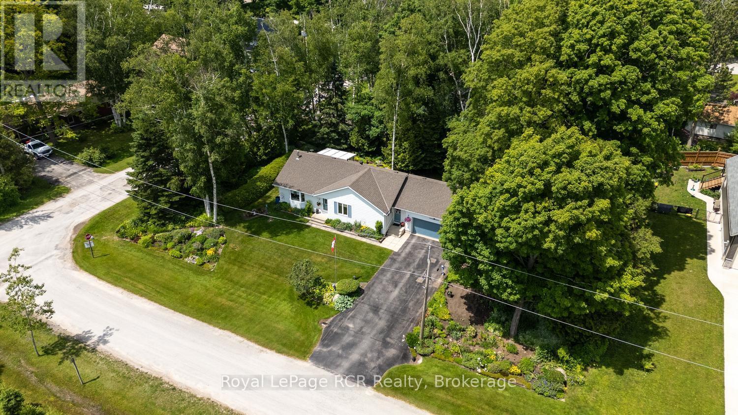 11 Graham Crescent, South Bruce Peninsula, Ontario  N0H 2G0 - Photo 43 - X13467318