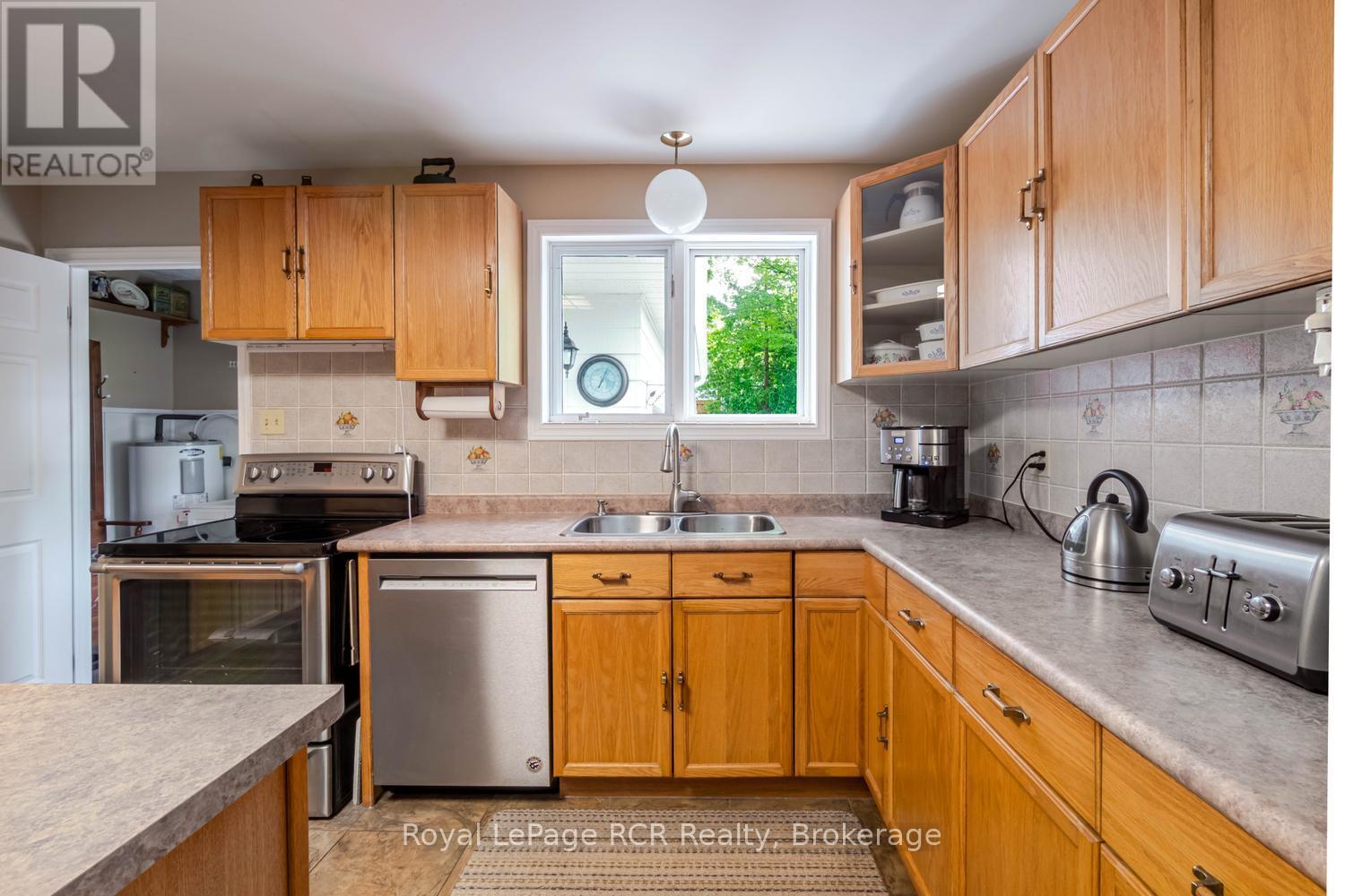 11 Graham Crescent, South Bruce Peninsula, Ontario  N0H 2G0 - Photo 8 - X13467318
