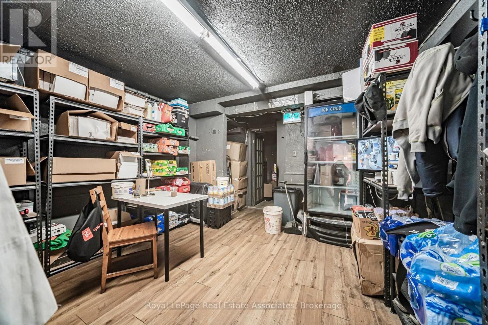 582 Yonge Street, Toronto, Ontario  M4Y 1Z3 - Photo 14 - C13508840