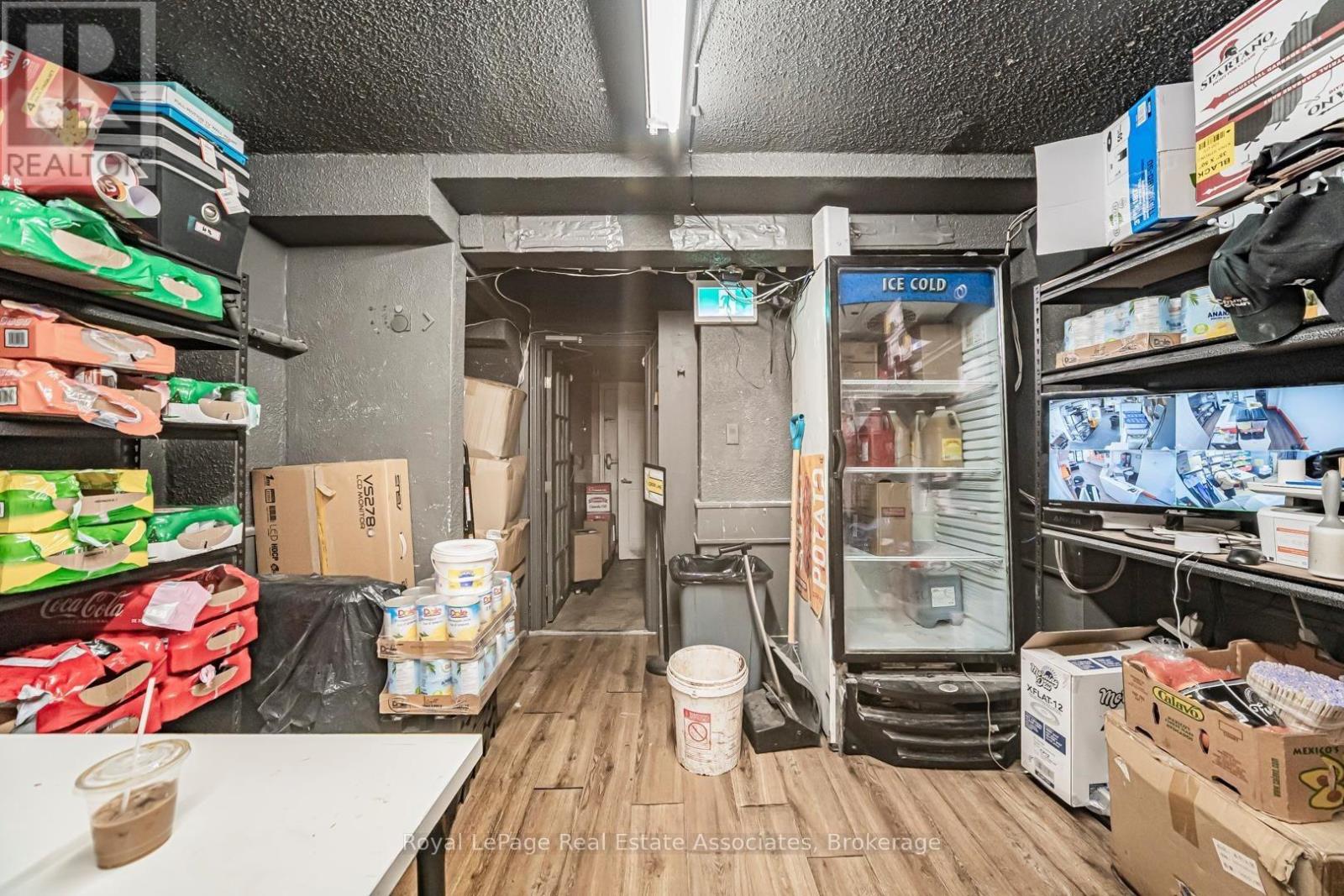 582 Yonge Street, Toronto, Ontario  M4Y 1Z3 - Photo 15 - C13508840