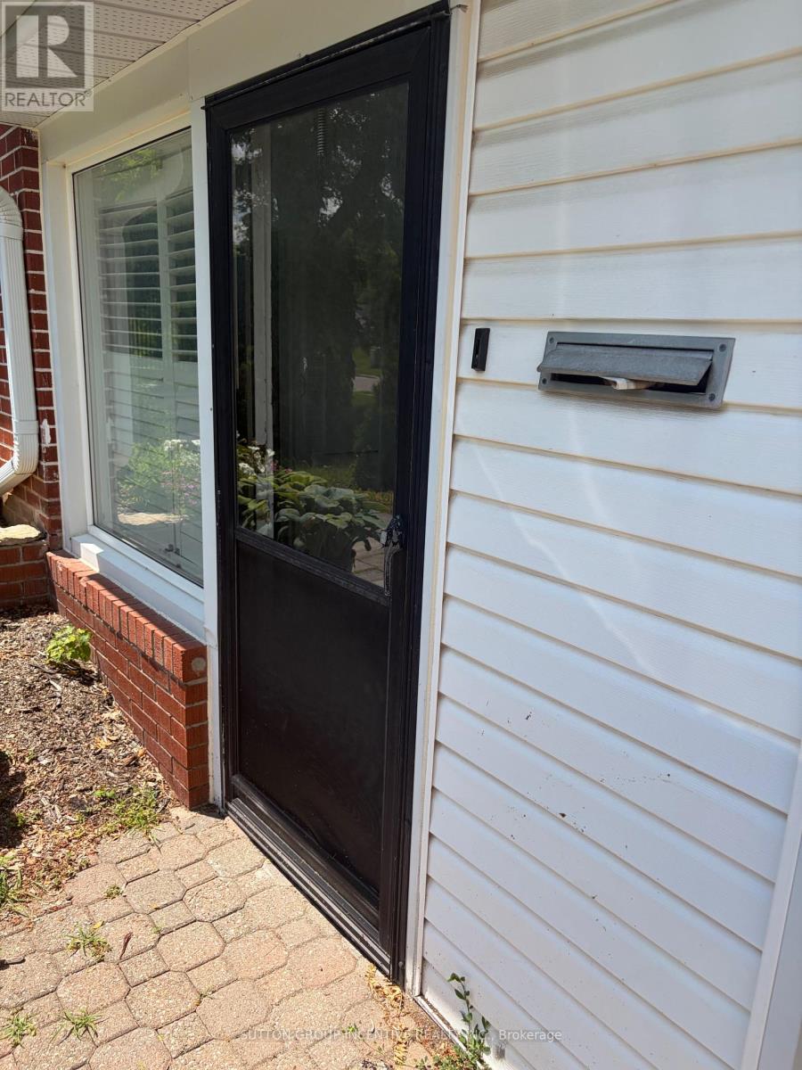 240 Wellington Street E, Barrie, Ontario  L4M 2E3 - Photo 1 - S13508732