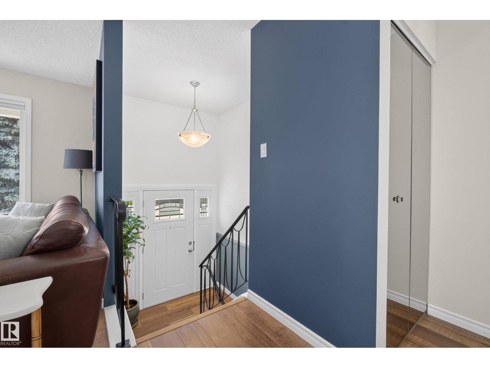 10936 35a Av NW, Edmonton, Alberta  T6J 0A3 - Photo 6 - E4496518