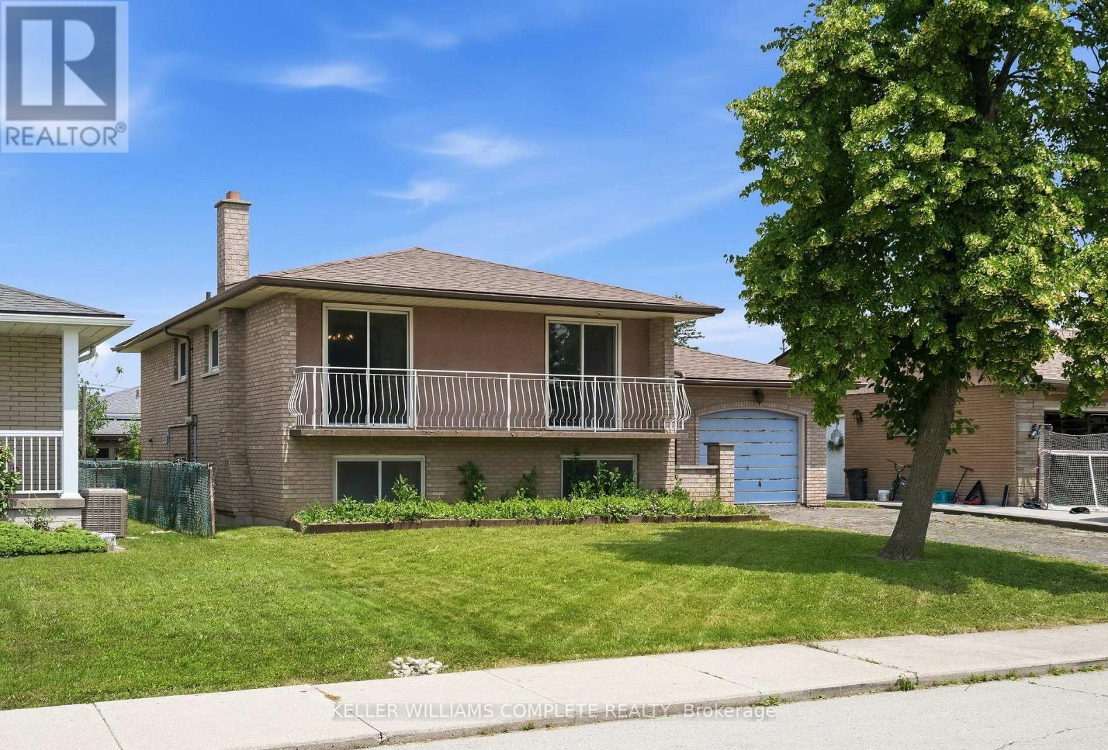 34 Windrush Crescent, Hamilton, Ontario  L8V 2K8 - Photo 1 - X13508754