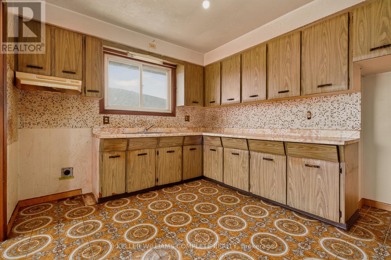 34 Windrush Crescent, Hamilton, Ontario  L8V 2K8 - Photo 23 - X13508754