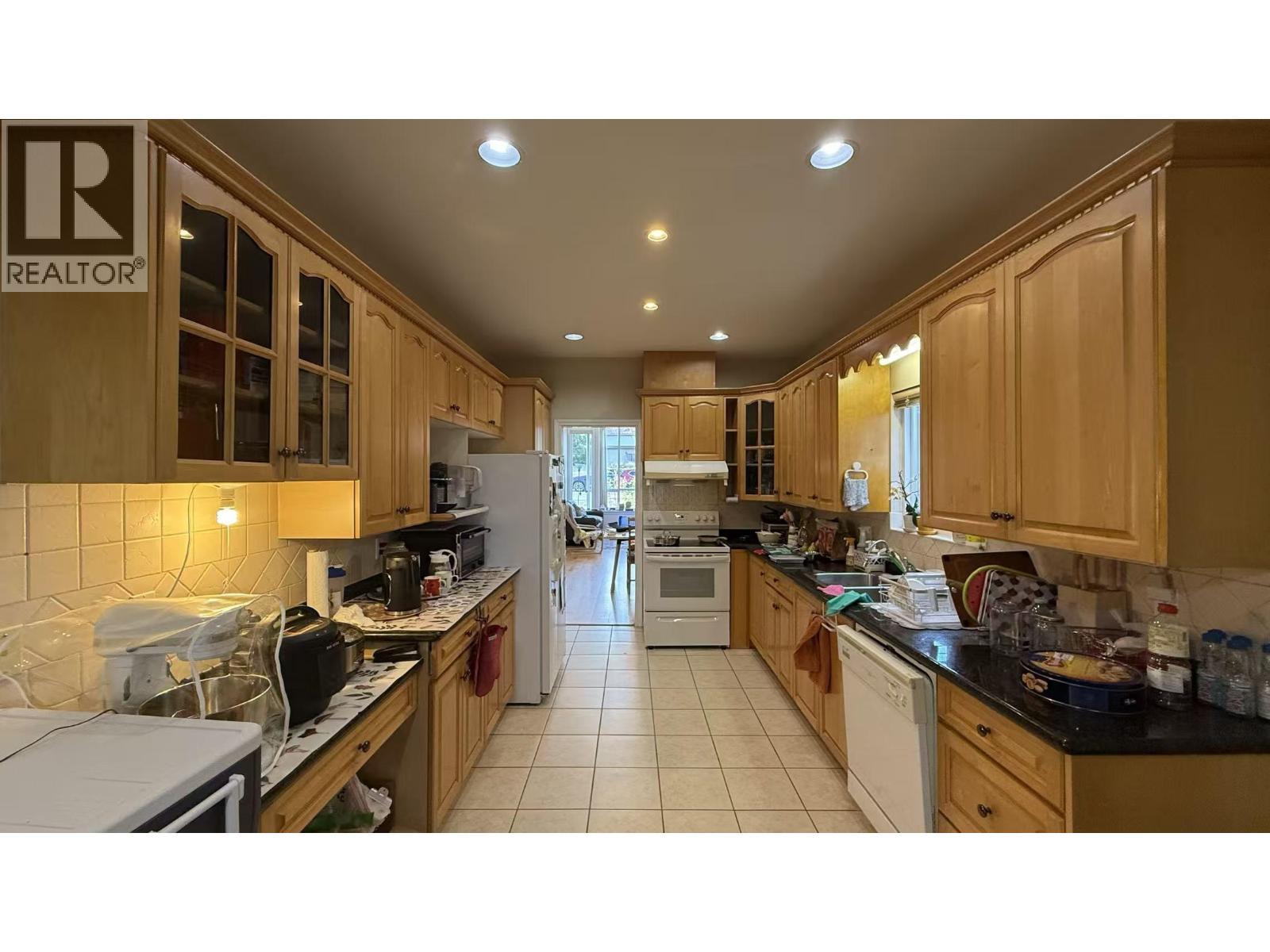 Main House 4994 Victory Street, Burnaby, British Columbia  V5J 1S6 - Photo 10 - R3141704
