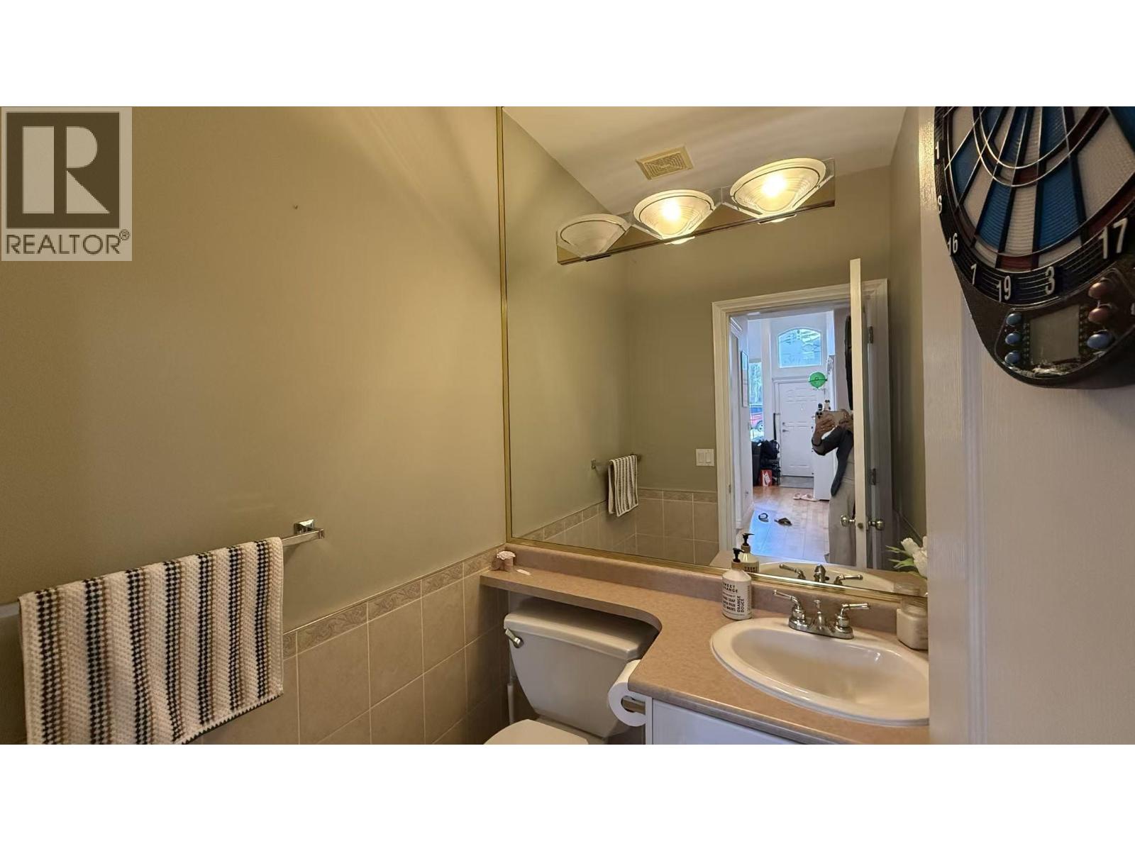 Main House 4994 Victory Street, Burnaby, British Columbia  V5J 1S6 - Photo 14 - R3141704