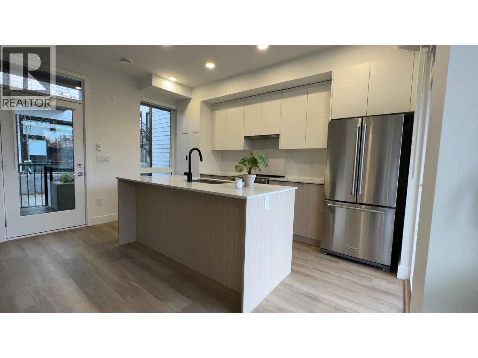 1306 Laval Square, Coquitlam, British Columbia  V3K 2E1 - Photo 2 - R3141707