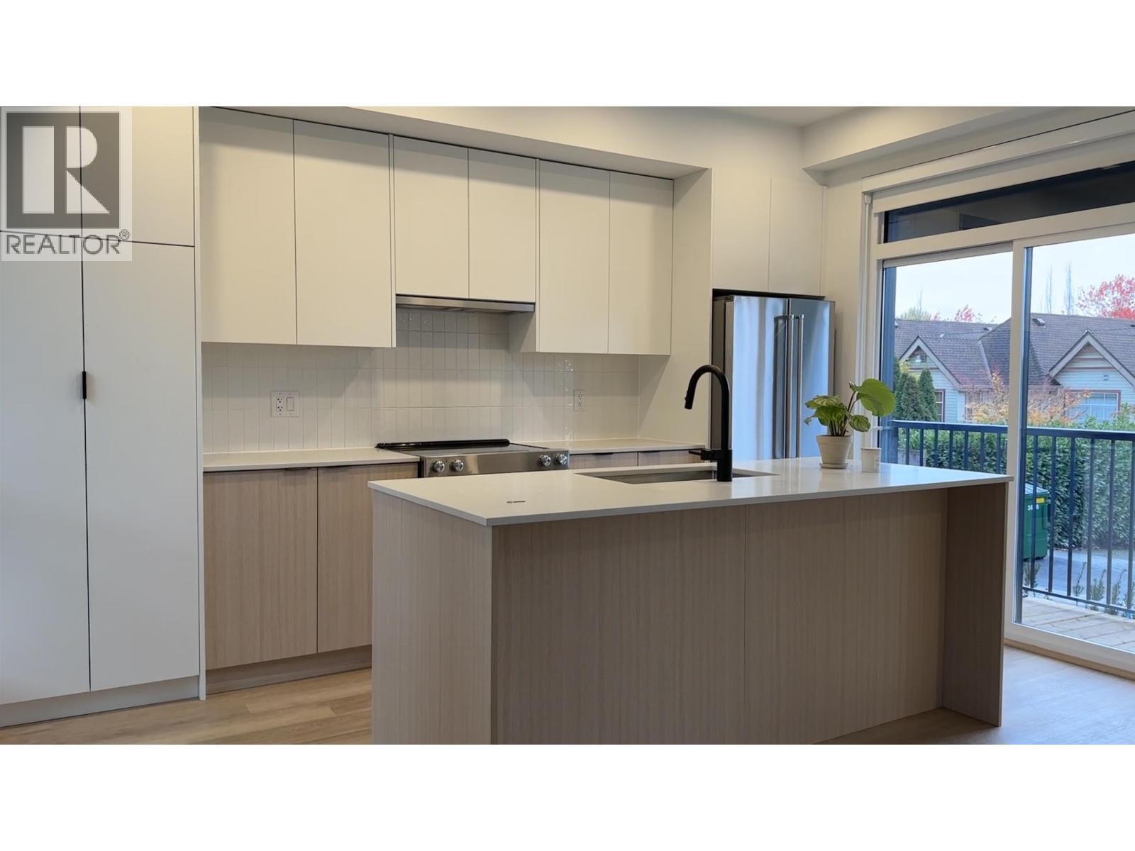 1306 Laval Square, Coquitlam, British Columbia  V3K 2E1 - Photo 3 - R3141707