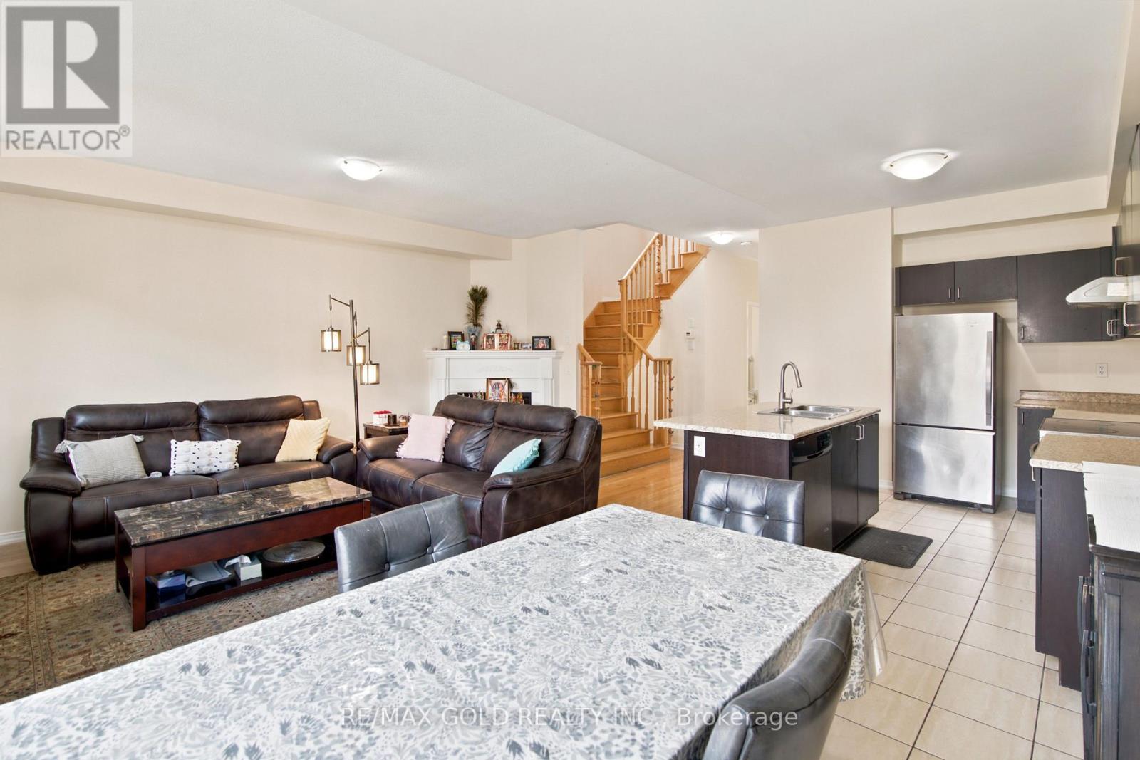 40 Sussexvale Drive, Brampton, Ontario  L6R 3R5 - Photo 11 - W13508888