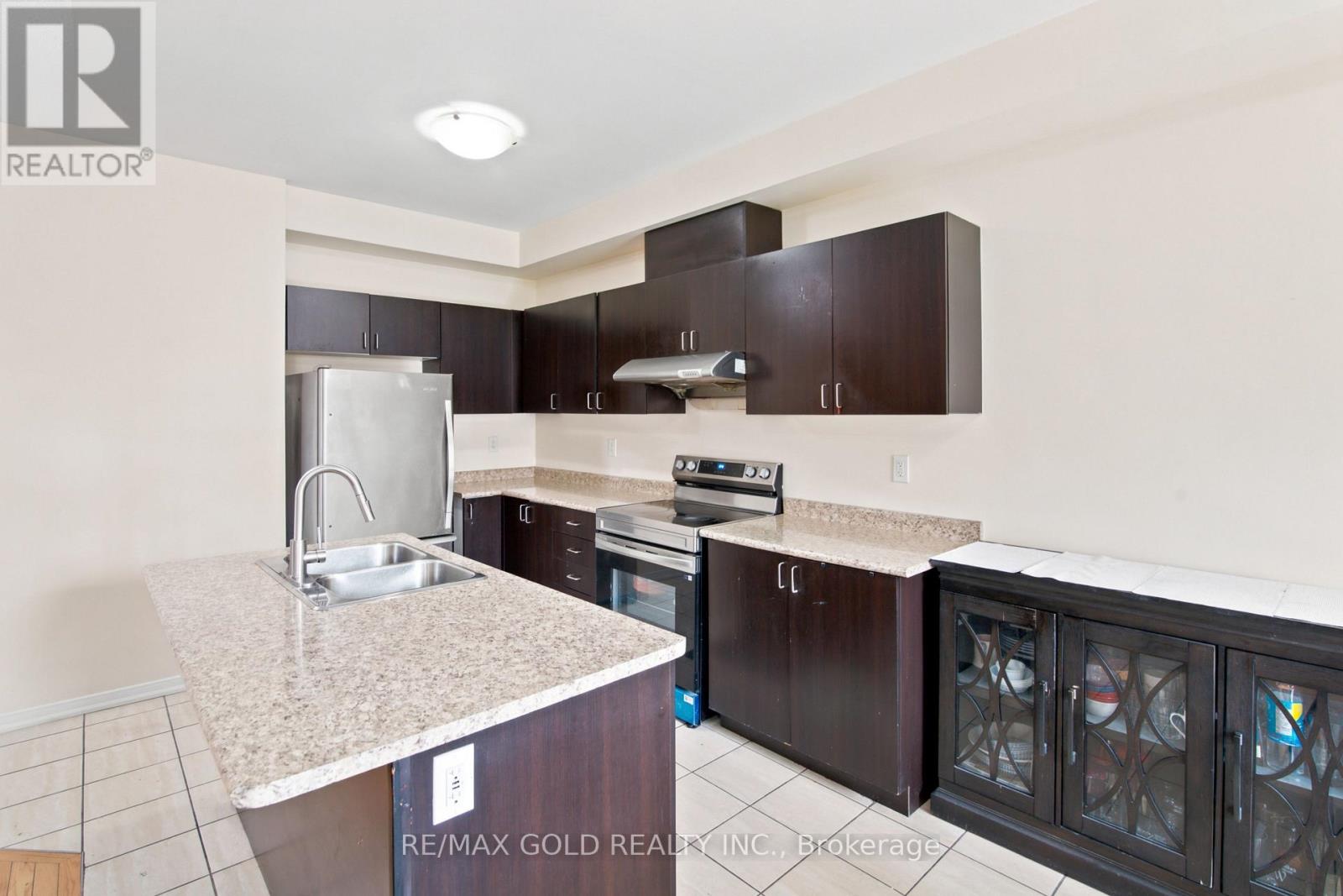 40 Sussexvale Drive, Brampton, Ontario  L6R 3R5 - Photo 13 - W13508888