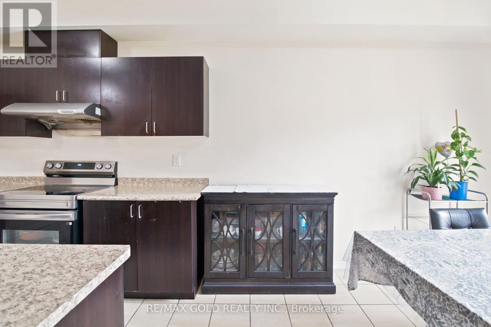 40 Sussexvale Drive, Brampton, Ontario  L6R 3R5 - Photo 16 - W13508888